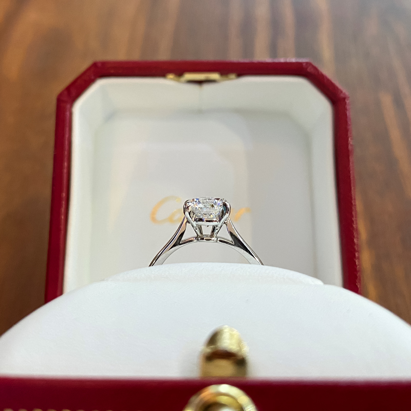Cartier-1.54ct-round-brilliant-diamond-engagement-ring_3.jpg